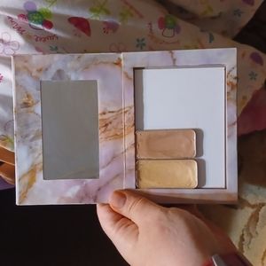 Saling marble pallette with 2 illuminator honey and rose gold can sell separate